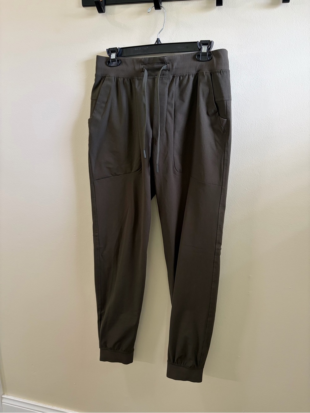 lululemon athletica Men's Olive Green Tech Joggers